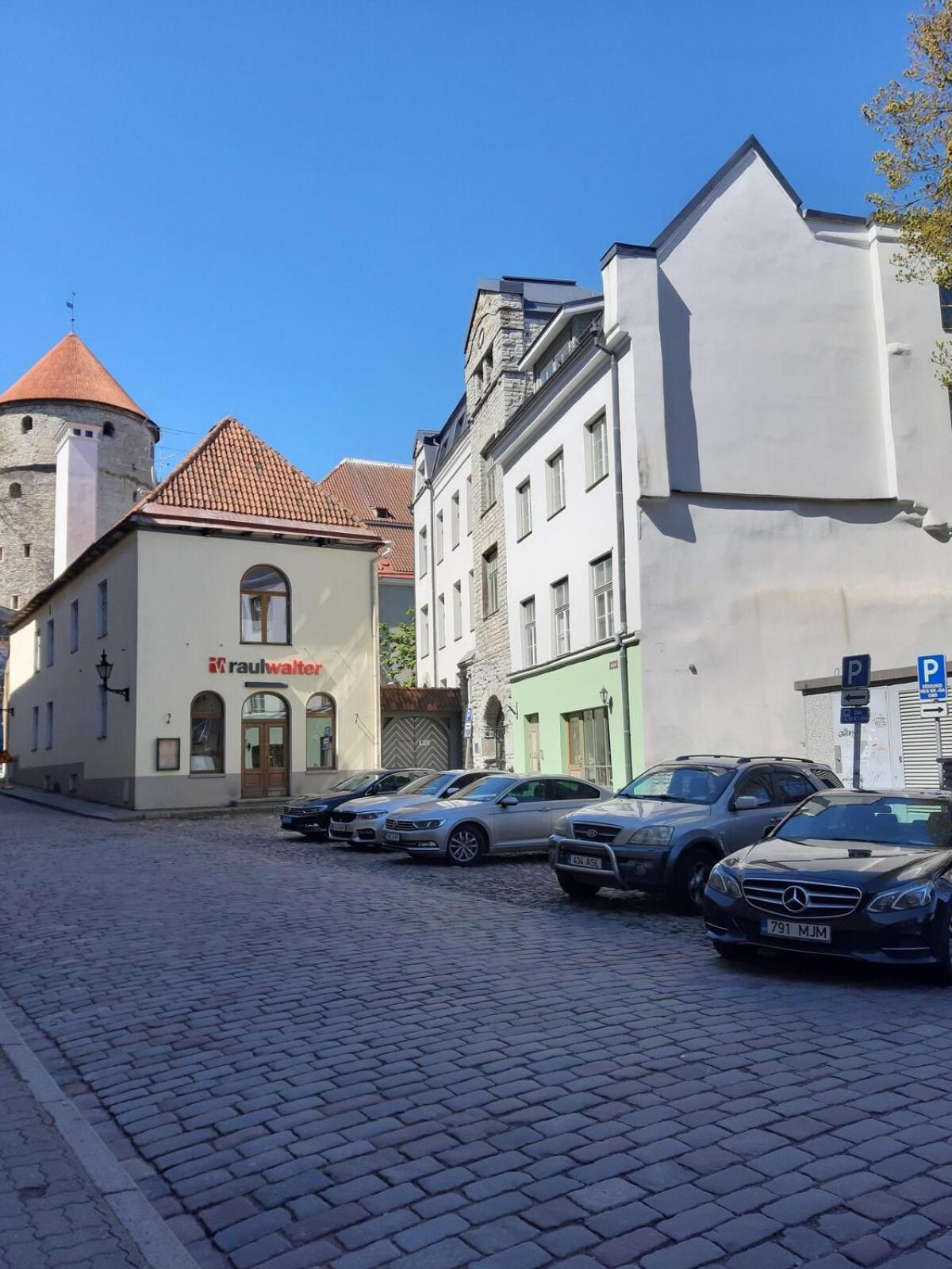 Tallinnhousing Knights And Nobility -3 Bdr Home Exteriör bild